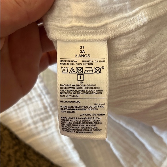 NWT Old Navy girls 100% Cotton White 3T Shorts set with Button Detail - Picture 2 of 4